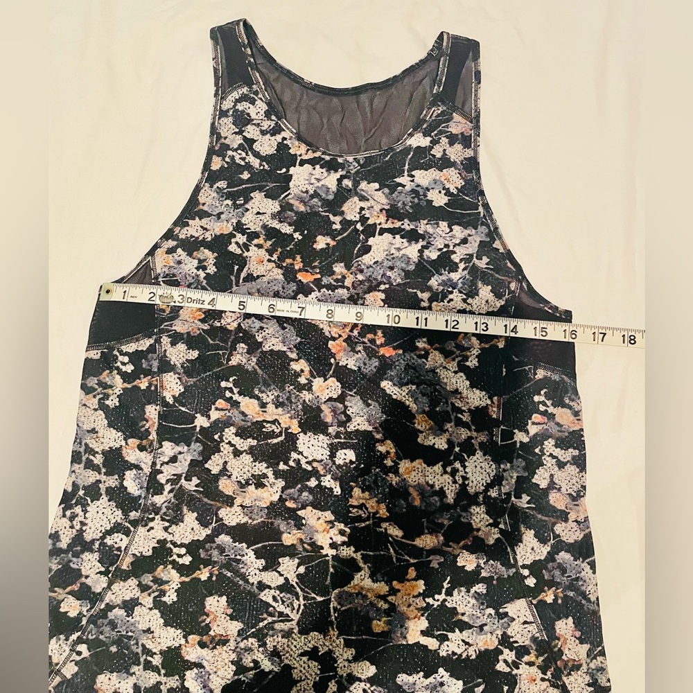 EUC Lululemon Tank Top Floral Print Size 6